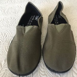 Toms Canvas shoes